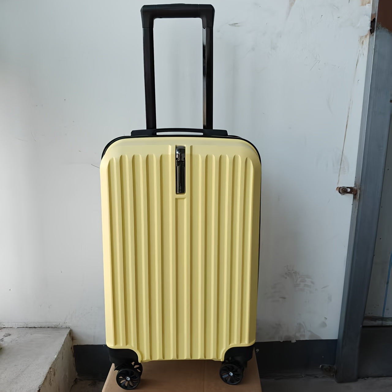 1pc Striped Trolley Case with Hook and Combination Lock, Featuring a Refreshing Modern Appearance with a Simple, Elegant, and High-value Design. Suitable for Daily Storage and Formal Business Trips. Lightweight, Pressure-resistant