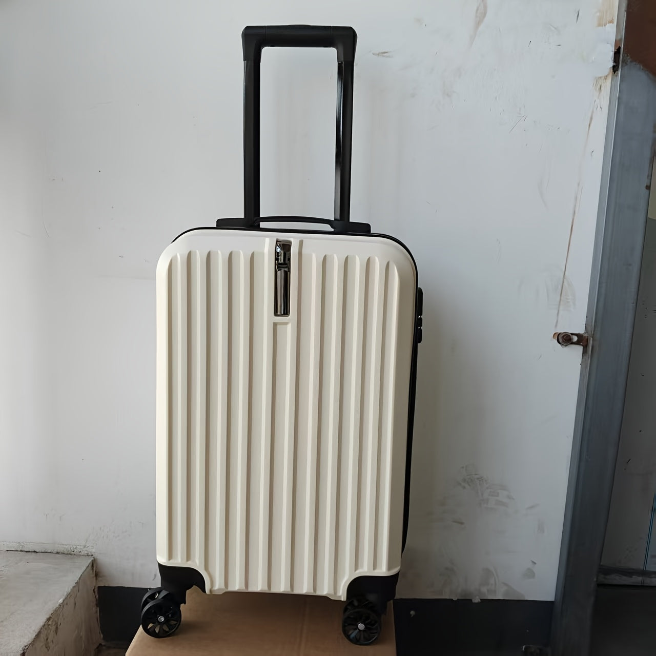 1pc Striped Trolley Case with Hook and Combination Lock, Featuring a Refreshing Modern Appearance with a Simple, Elegant, and High-value Design. Suitable for Daily Storage and Formal Business Trips. Lightweight, Pressure-resistant